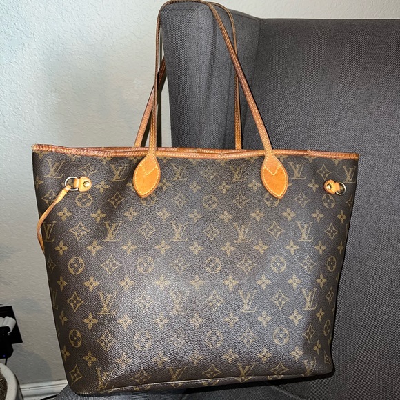 Louis Vuitton Handbags - Make OFFER Authentic ✨ Louis Vuitton Never Full PM